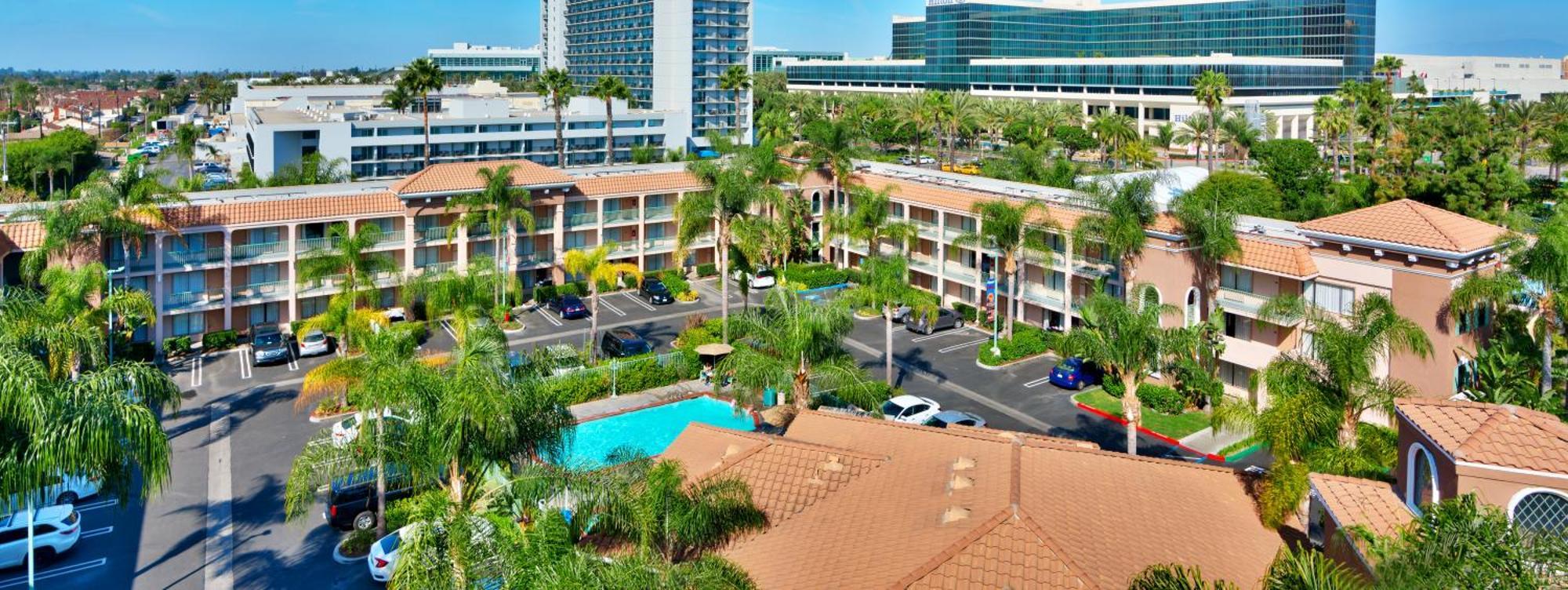 Cortona Inn And Suites Anaheim Resort Экстерьер фото
