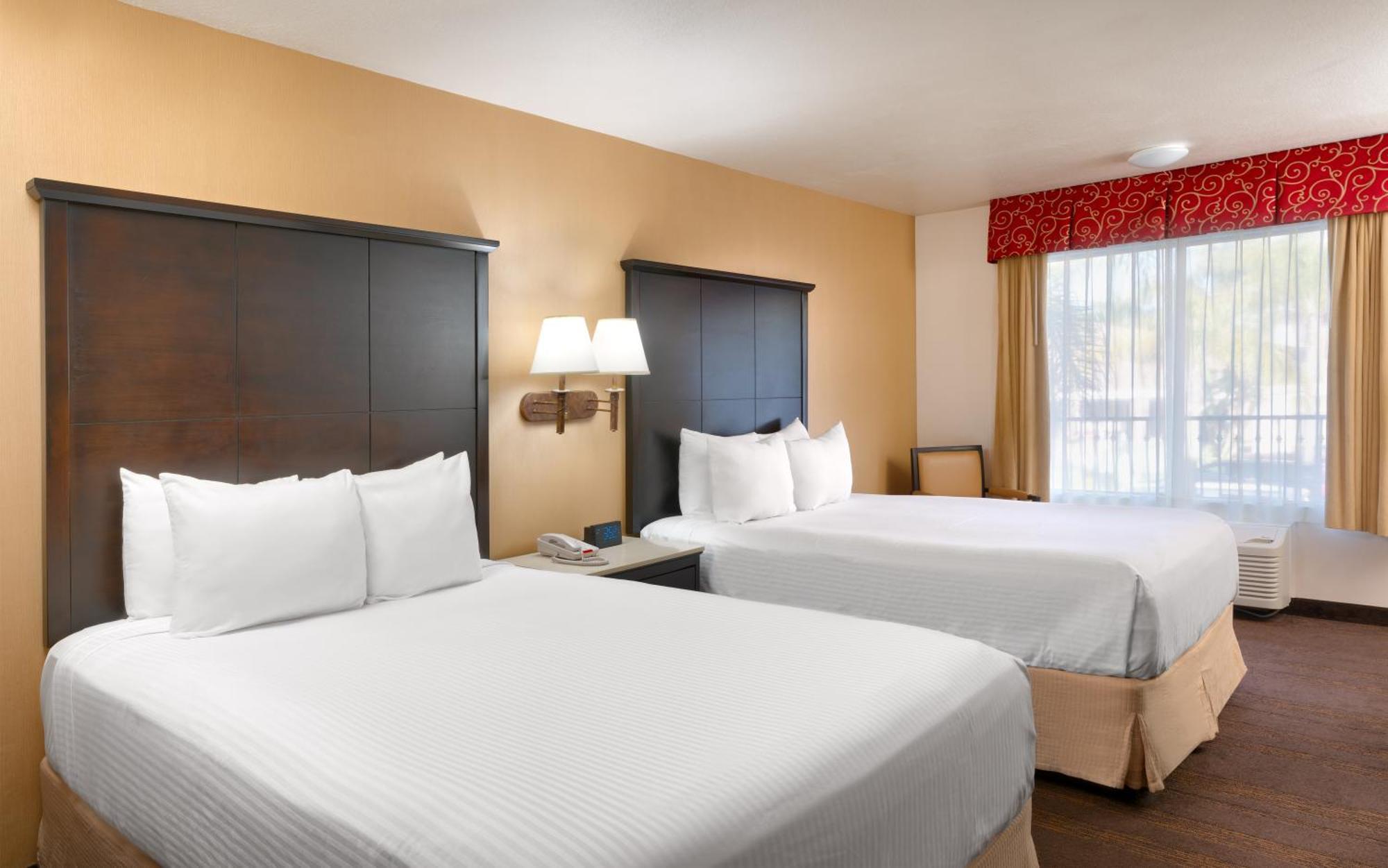 Cortona Inn And Suites Anaheim Resort Экстерьер фото