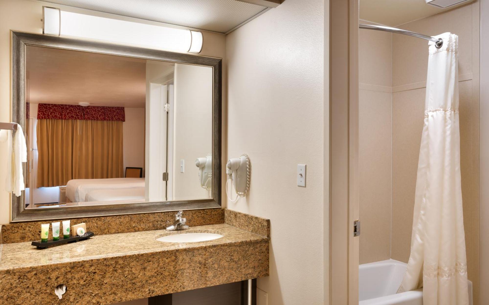 Cortona Inn And Suites Anaheim Resort Экстерьер фото