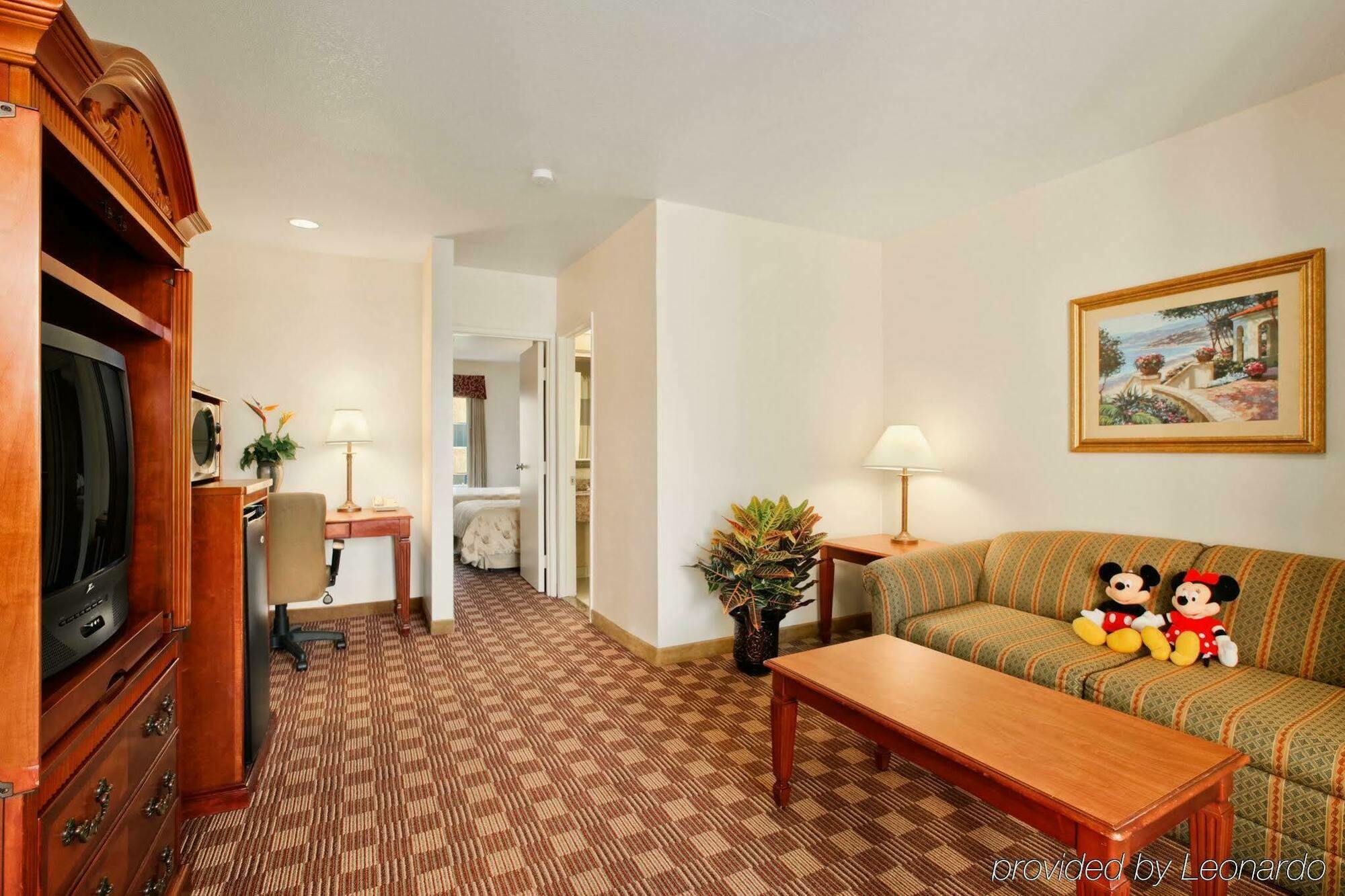 Cortona Inn And Suites Anaheim Resort Экстерьер фото