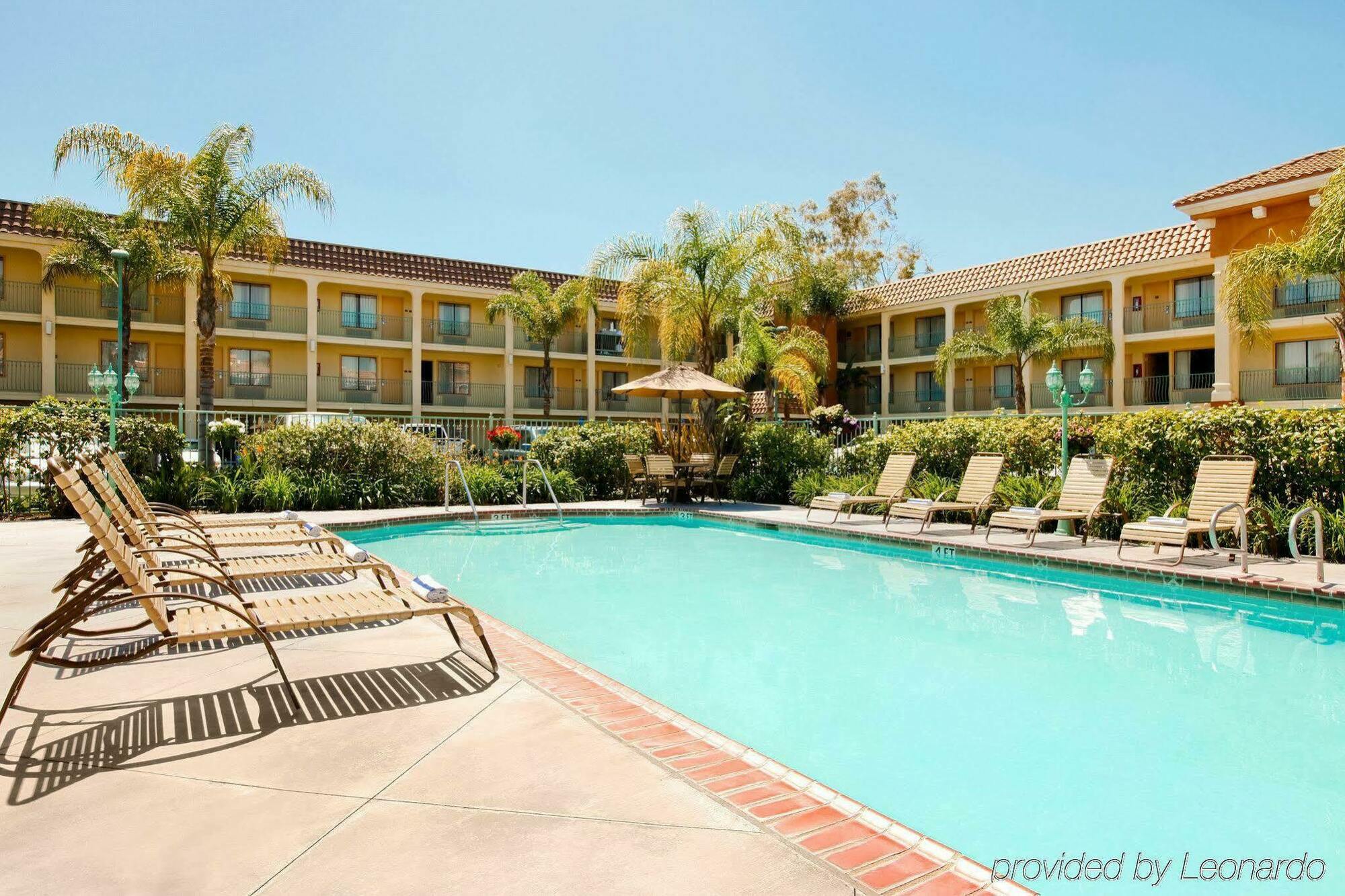 Cortona Inn And Suites Anaheim Resort Экстерьер фото