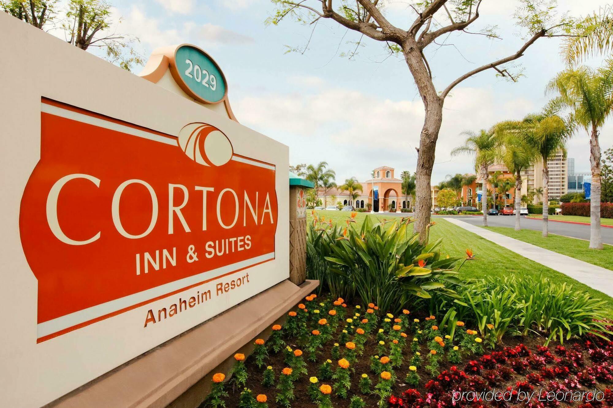 Cortona Inn And Suites Anaheim Resort Экстерьер фото