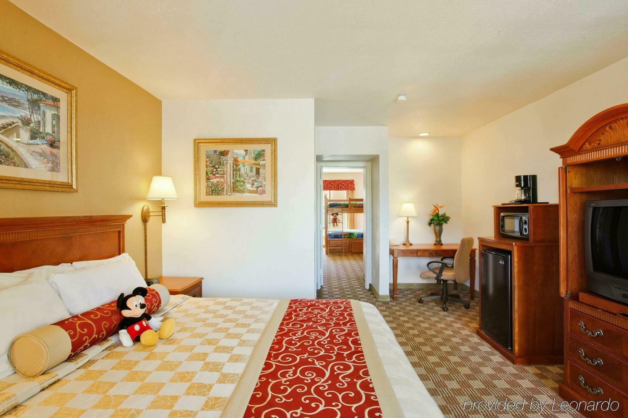 Cortona Inn And Suites Anaheim Resort Экстерьер фото